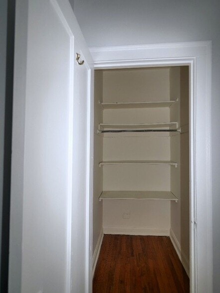 Building Photo - 1764 W North Shore Ave