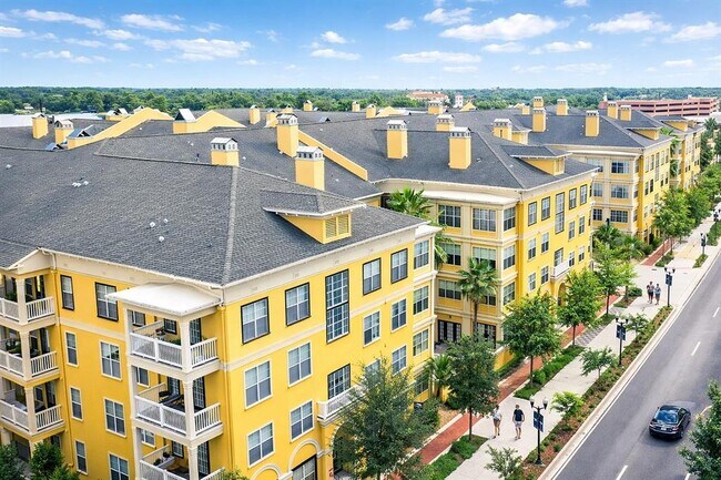 Building Photo - 860 N Orange Ave