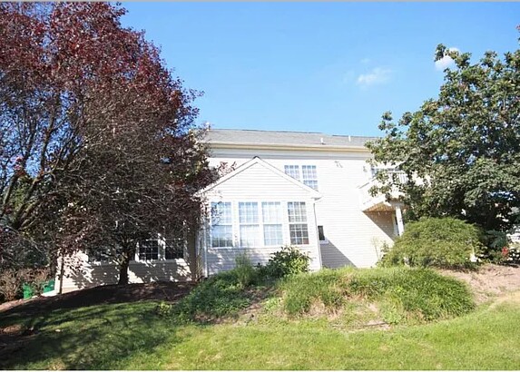 Back of the house - 1006 Glendevon Dr