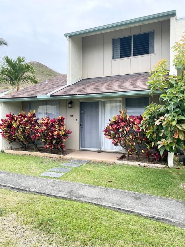 Building Photo - 3 bed, 2 bath w/ 2 parking stalls at Aikahi Gardens!