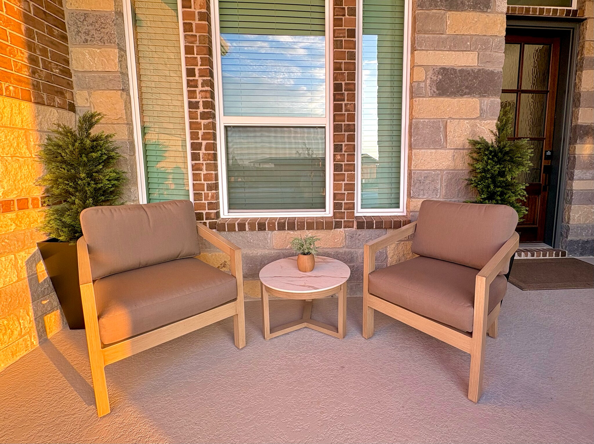 Building Photo - 275 Ginger St