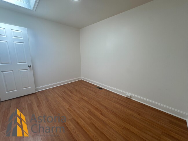 Building Photo - 1303 N Milton Ave