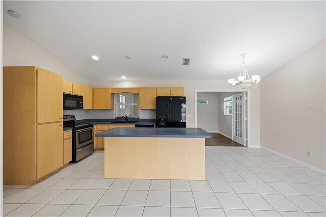 Building Photo - 2260 Mistleto Ln