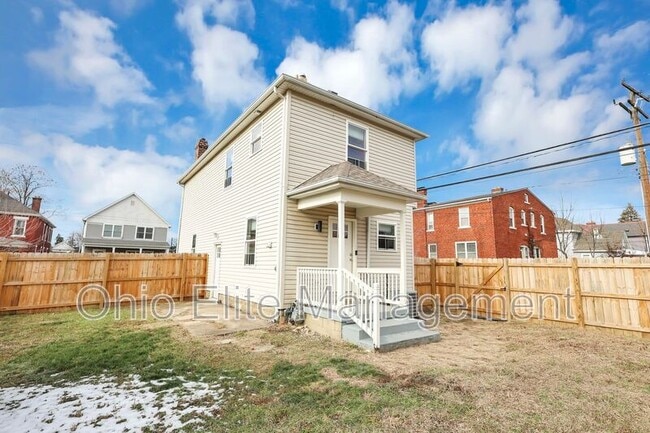 Building Photo - 826 S 18th St