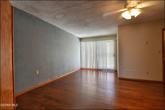 Building Photo - 710 N Resler Dr