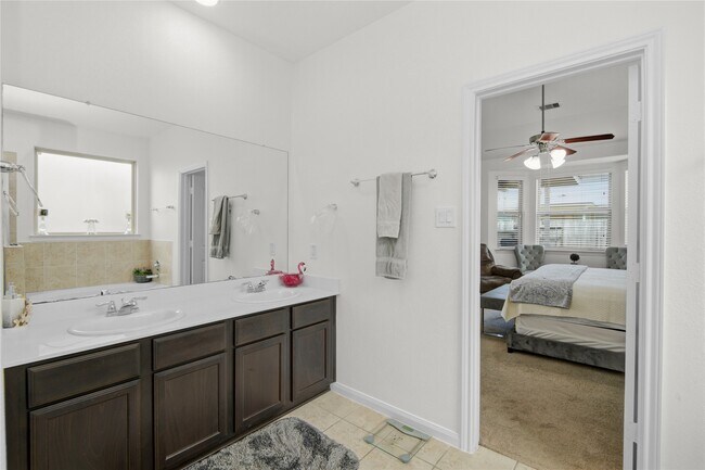 Building Photo - 2527 Cold River Dr