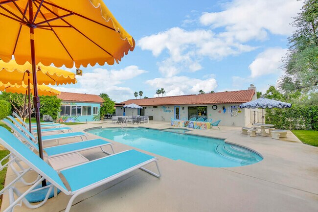 Building Photo - 2230 Tamarisk Rd