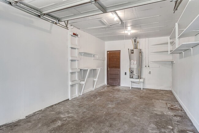Building Photo - 1027 W 31st St