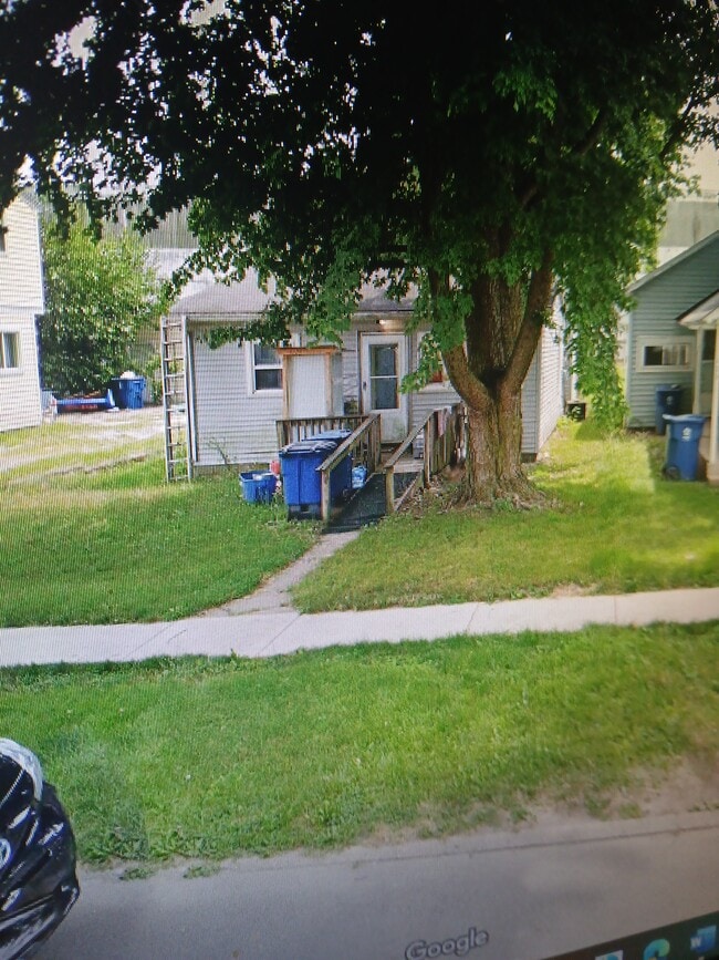 Building Photo - 123 W South C St