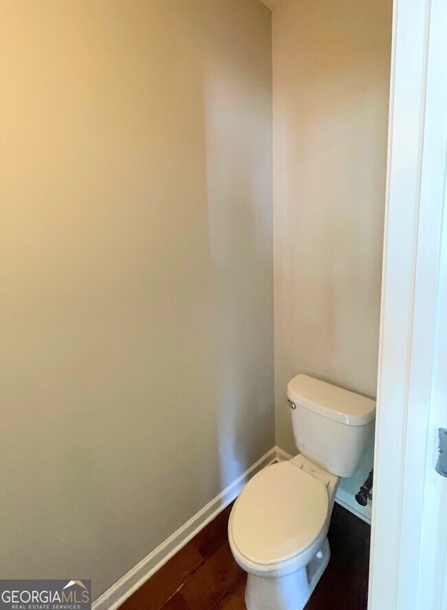 Building Photo - 149 High Point Way