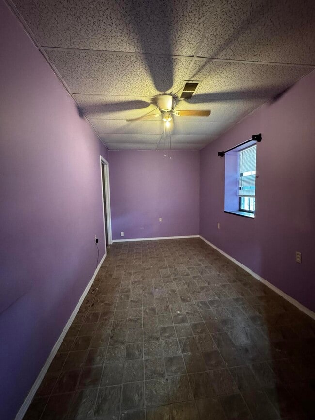 Building Photo - 811 Theresa Dr