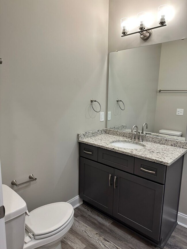 Building Photo - 2760 Cedrus Ave