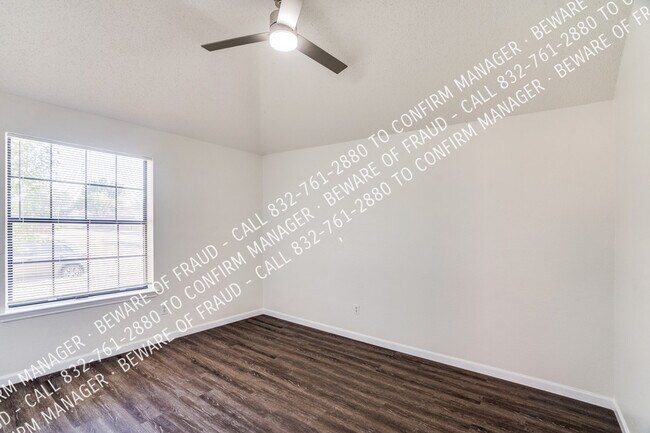 Building Photo - 1538 Evergreen Dr