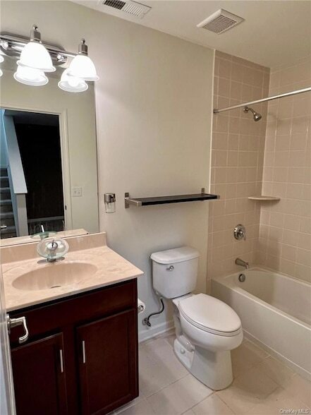 Building Photo - 95 Meadow View Dr