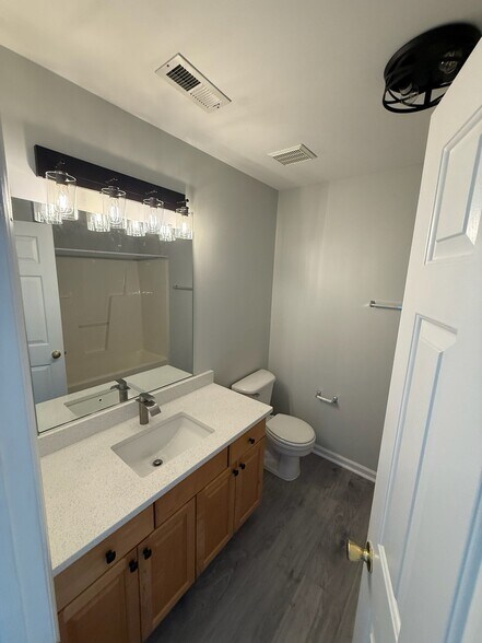 Building Photo - 257 Dairy Rd