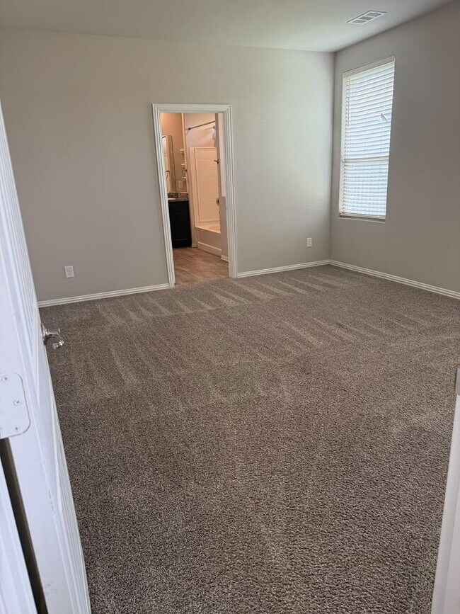 Building Photo - 6911 Brisco Rd