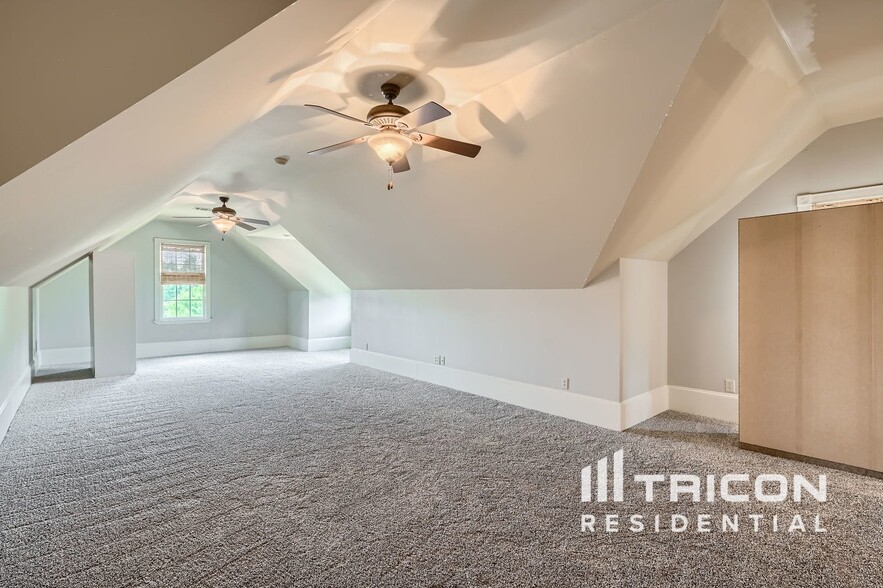 Building Photo - 1026 Overlook Dr