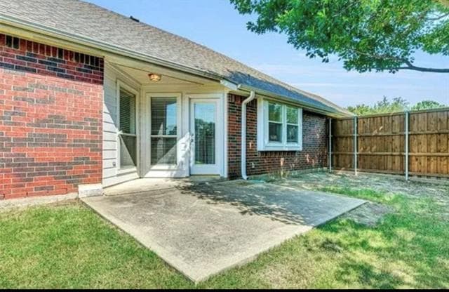 Building Photo - 3300 Bluegrass Dr