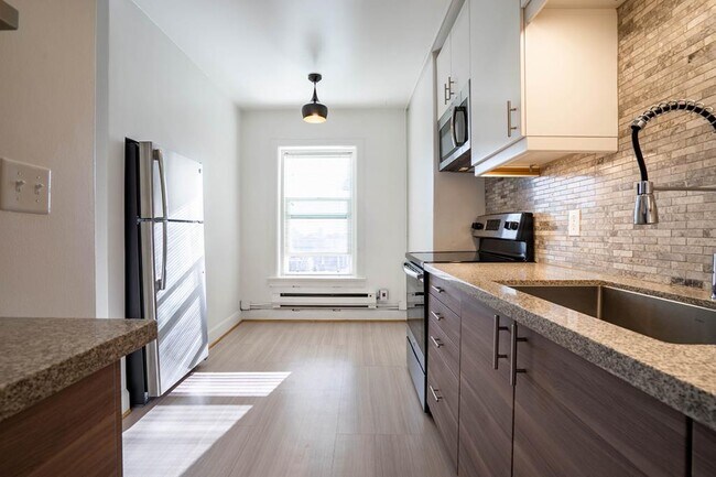 Building Photo - Roundcliffe - 2 bedrooms
