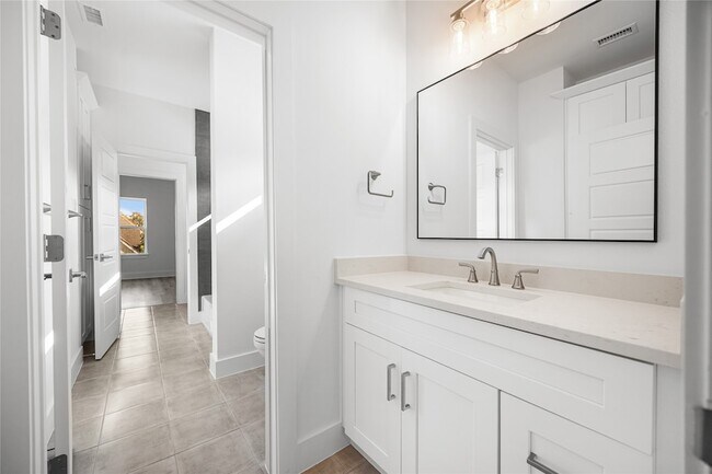 Building Photo - 18211 Polo Meadow Dr