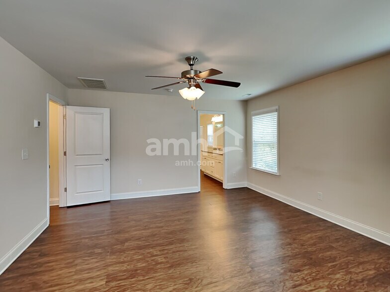 Building Photo - 1022 Monitor Ct