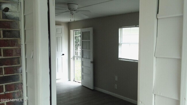 Building Photo - 3137 Kingston St