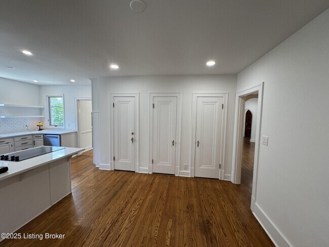 Building Photo - 2904 Riedling Dr