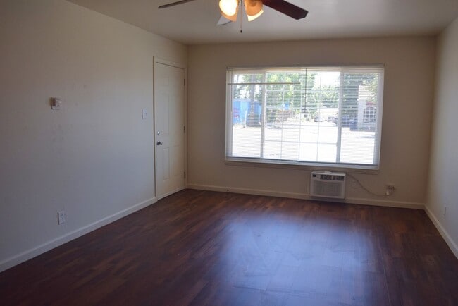 Building Photo - 6903 Fruitridge Rd