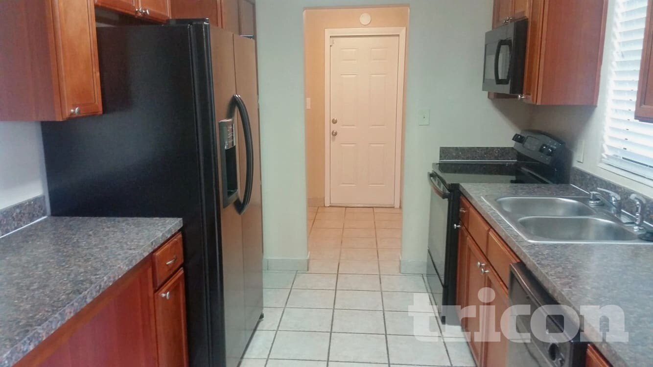 Building Photo - 1122 Ibsen Ave