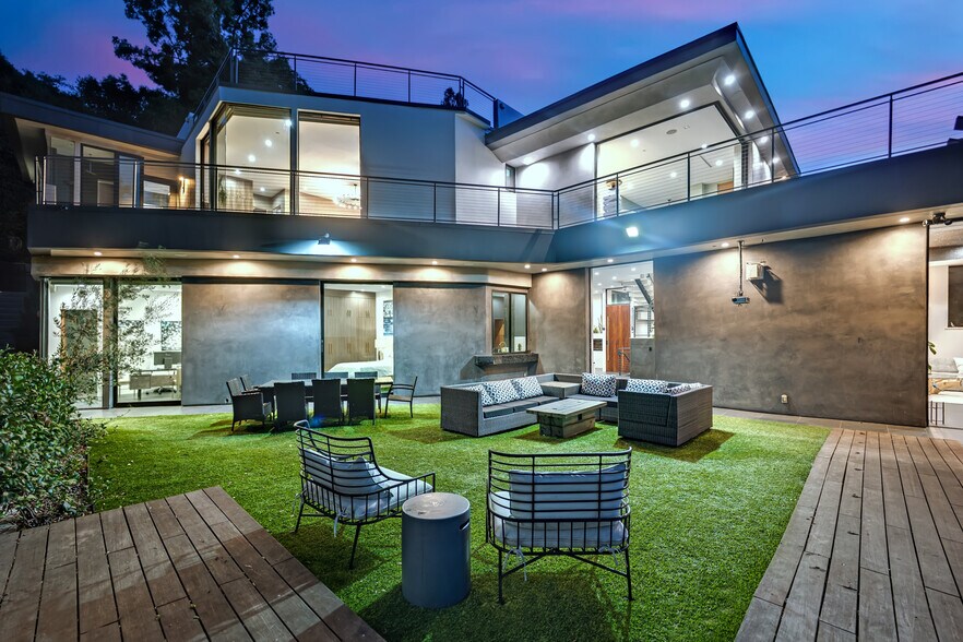 Building Photo - 3712 Broadlawn Dr