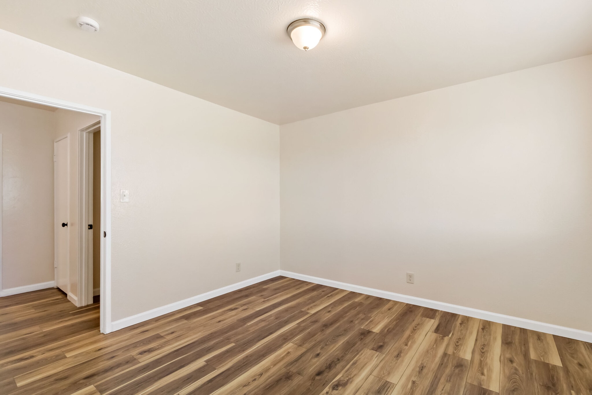 Building Photo - 1127 Bella Vista Ave