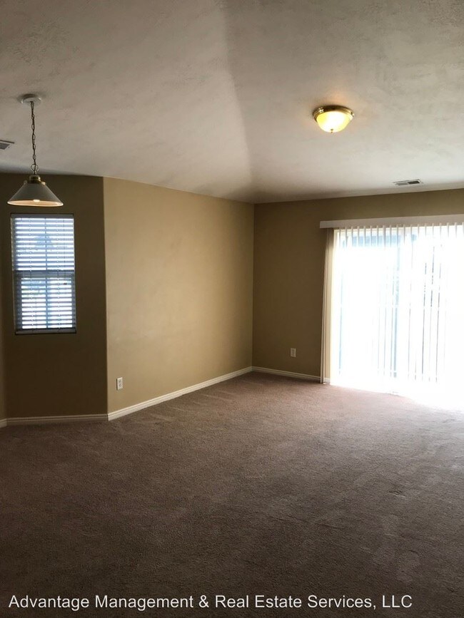 Building Photo - 3 br, 2 bath House - 1410 South 1050 West
