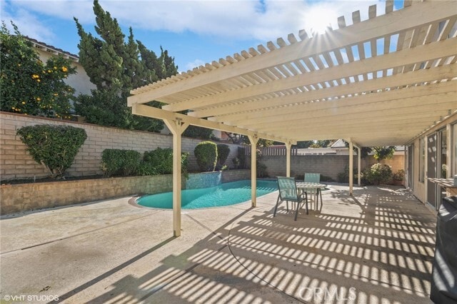 Building Photo - 17552 Wayne Ave