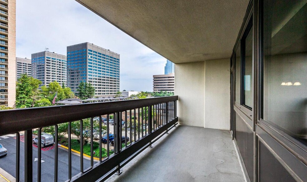 Building Photo - 5501 Seminary Rd