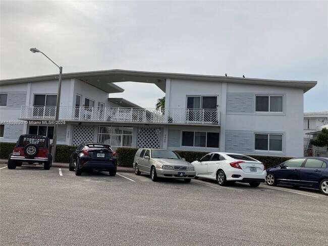 Building Photo - 7440 Byron Ave