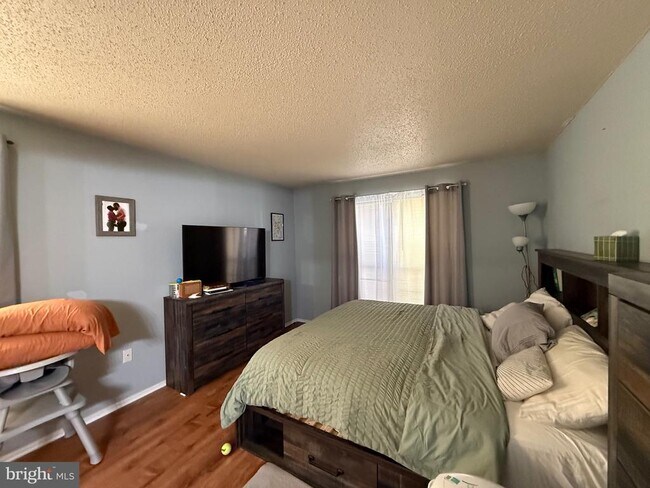 Building Photo - 5 Chamberlin Ct