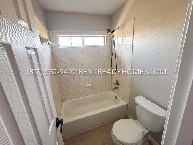 Building Photo - 2221 Overton Dr