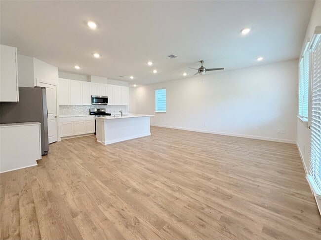 Building Photo - 28214 Meadowlark Sky Dr