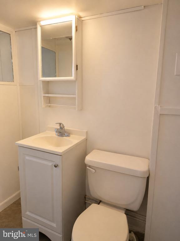 Building Photo - 814 E Cold Spring Ln