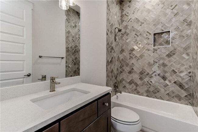 Building Photo - 8411 Bowling Green Dr