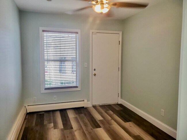Medium room w/backyard access 1st floor - 235 Macdougal St