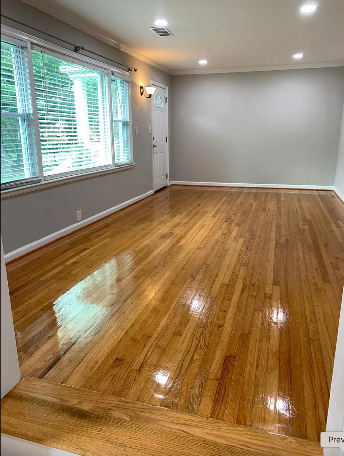 Building Photo - 864 Shadowridge Dr SE