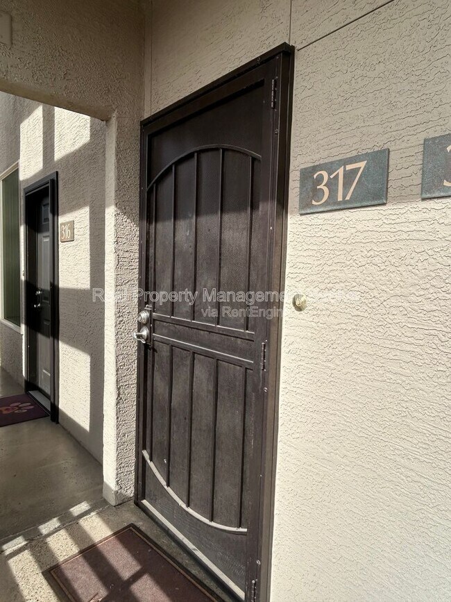 Building Photo - 425 W Rio Salado Pkwy