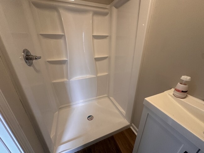 Building Photo - 542 Wagon Trail Rd