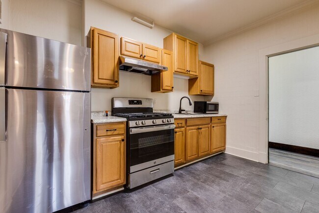 Building Photo - 609 E Warrington Ave