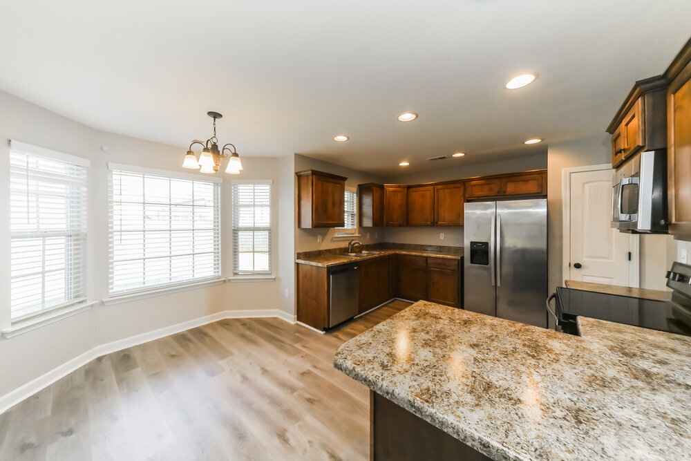 Building Photo - 7898 Ironwood Dr