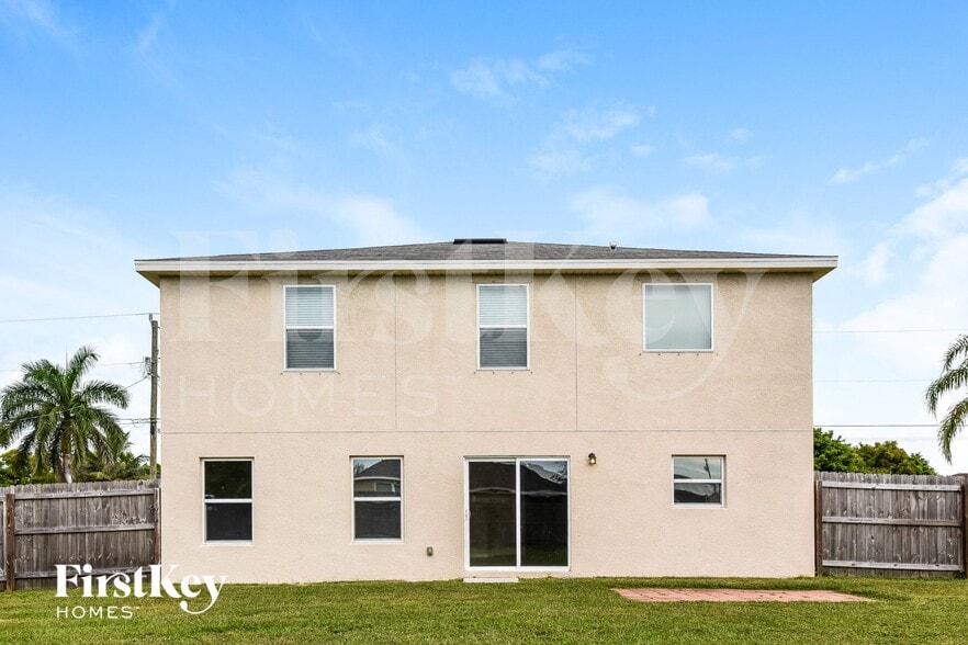 Building Photo - 1414 SW 11th St