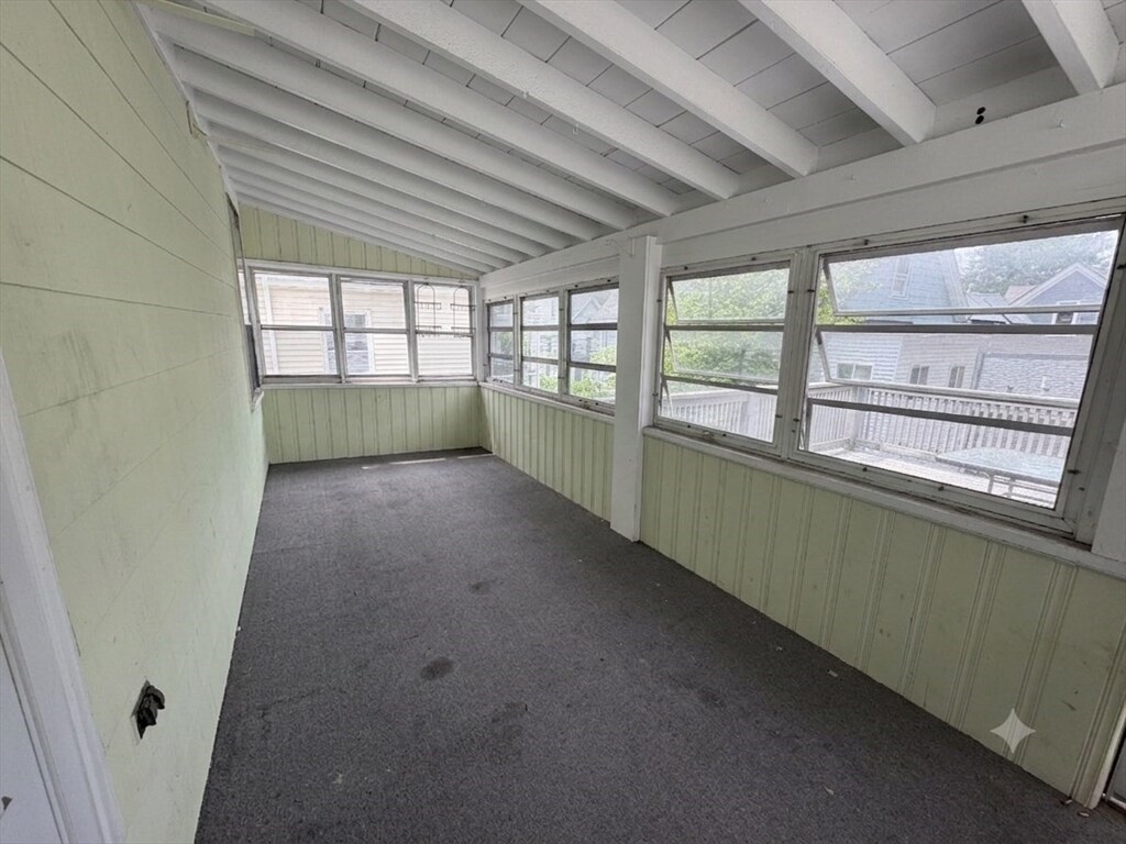 Building Photo - 58 Willow Ave