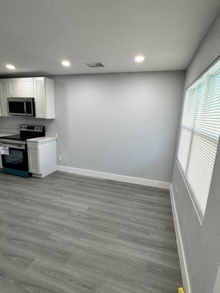 Building Photo - 3012 Ybor St