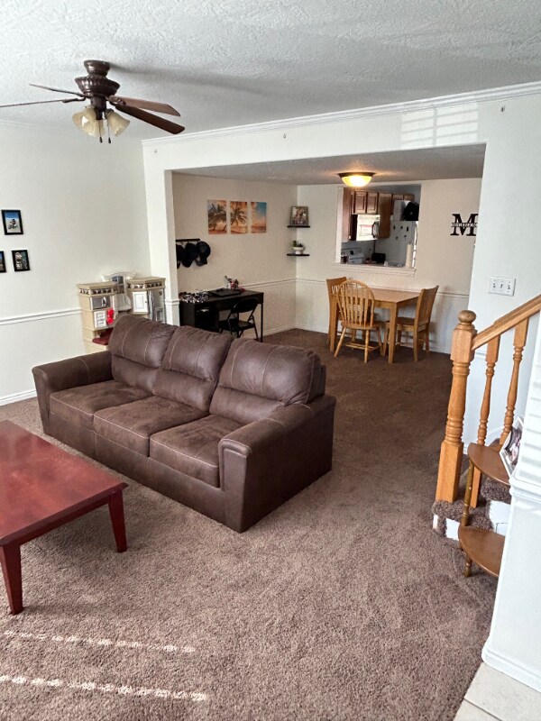 Building Photo - 439 E Parkside Cir